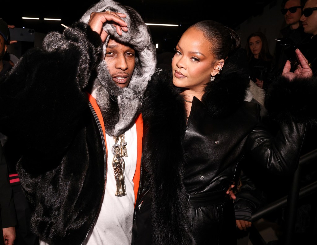 Fashion Killa Coupled Up: Rihanna Packs On PDA For Her ‘No.1 Fan’ A$AP After He Asks For An Autograph–‘I Had His Babies’ Fashion Killa Coupled Up: Rihanna Packs On PDA For Her ‘No.1 Fan’ A$AP After He Asks For An Autograph–‘I Had His Babies’