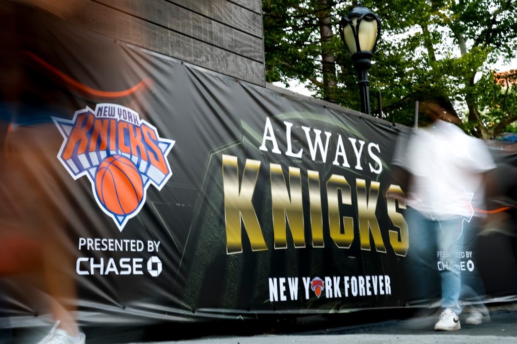 Losers: New York Knicks Fans Beat 17-Year-Old Boy Into Coma Following ‘Spurs In 7’ Confrontation Losers: New York Knicks Fans Beat 17-Year-Old Boy Into Coma Following ‘Spurs In 7’ Confrontation