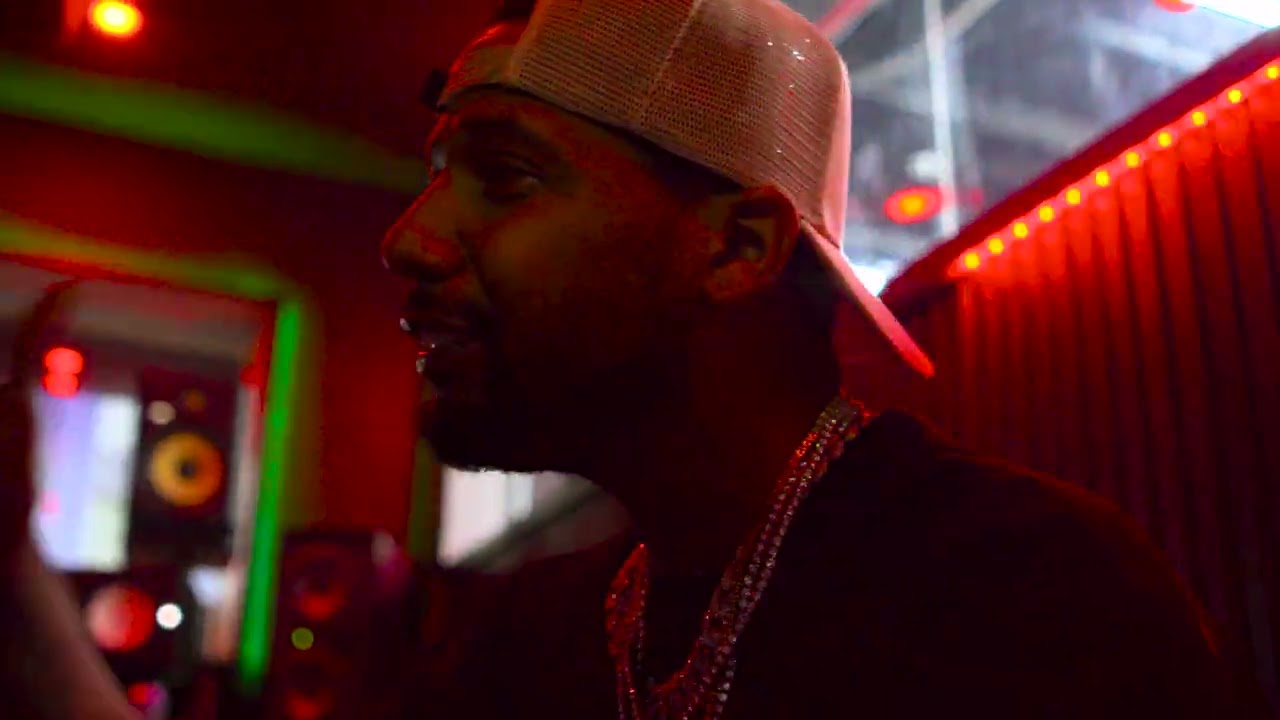 Ju Jilla featuring Juelz Santana – Who Am I